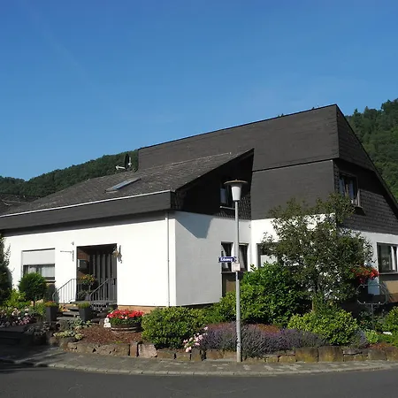 Pensión Gaestehaus Steuer Bruttig-Fankel